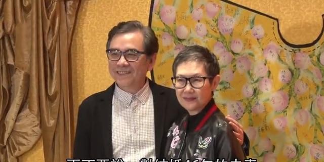 姜大卫与妻子街头甜蜜放闪,结婚46年仍非常恩爱,没了对方不行_李琳琳