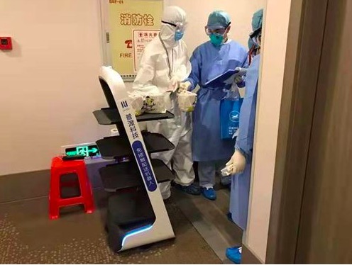 普渡科技支援疫区，智能机器人进入医院实现无接触配送服务