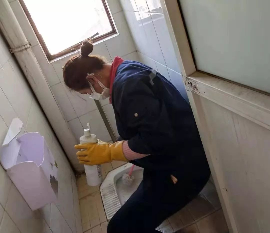 张台子人口_情侣头像一人一张