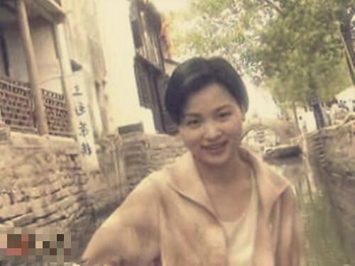 近照:陈冠希女儿颜值远超爸妈太抢镜,董卿年轻时婴儿肥判若两人
