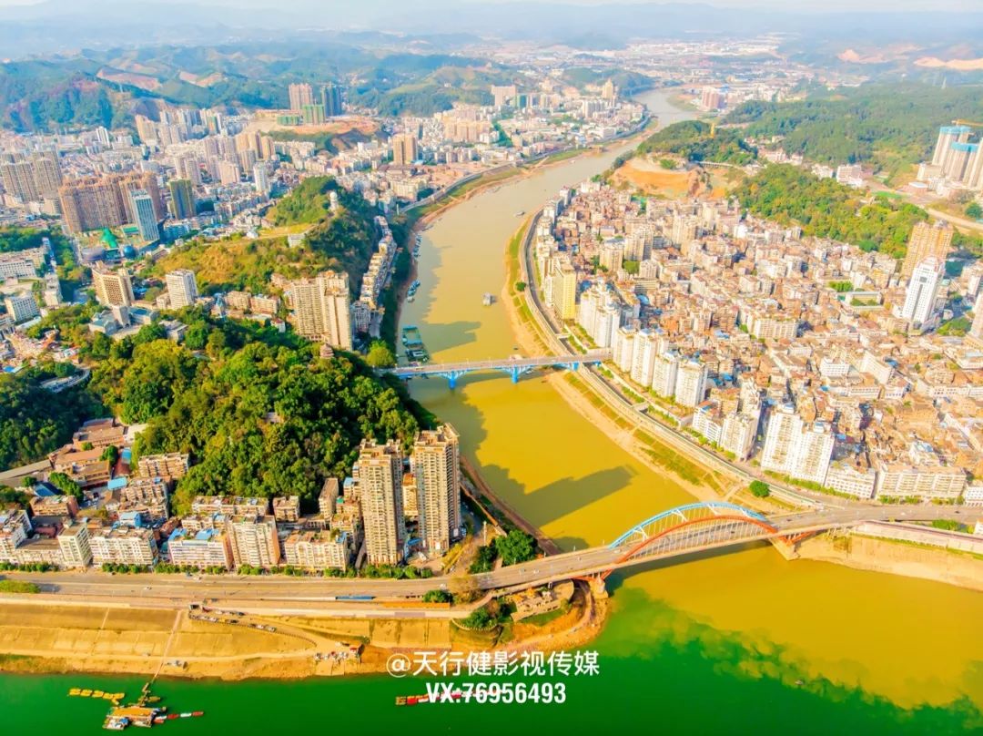 美爆朋友圈的梧州鸳鸯江