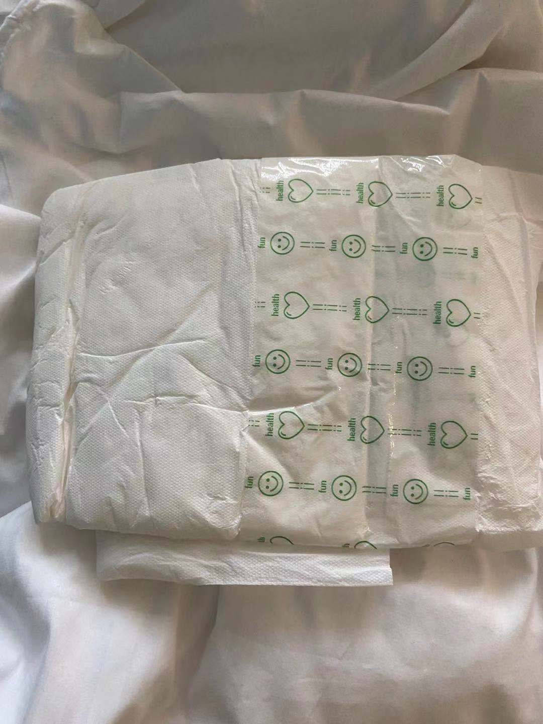 陈佳乐等医护人员使用的成人纸尿裤