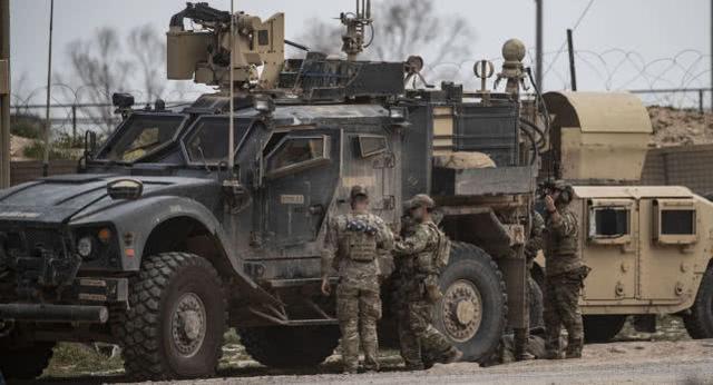 叙利亚局势加剧政府军势如破竹，美军突然从伊