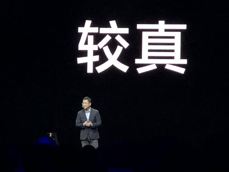 当卢伟冰在聊 “嗡嗡嗡”时，他在聊什么？