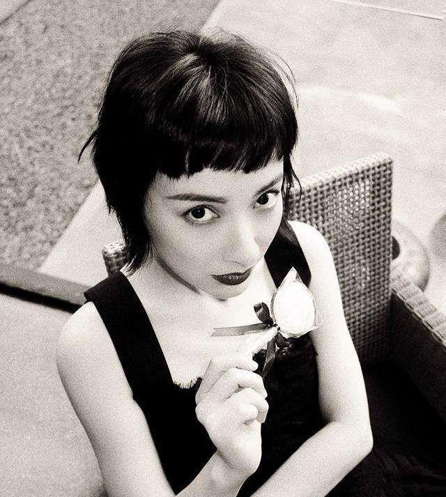 众女星模仿赫本, 杨幂最丑, 赵丽颖最甜, 而她最