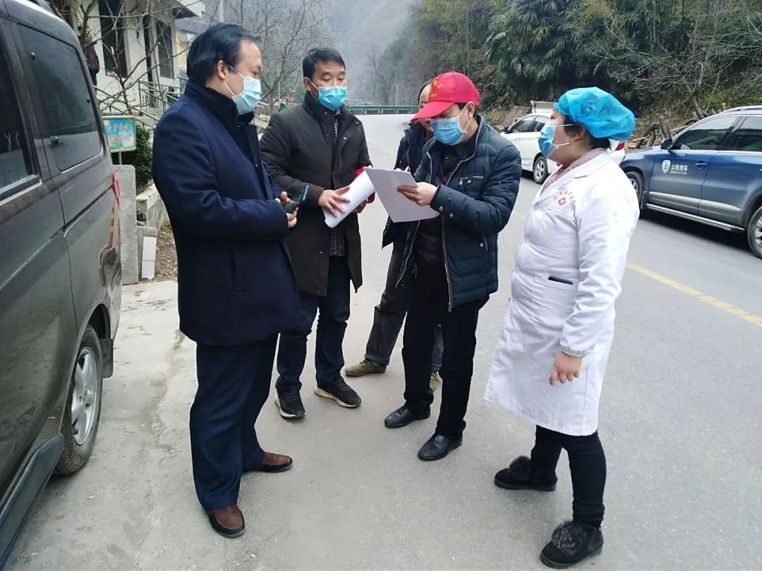县人大常委会副主任彭代军到巴山镇检查疫情防控工作2月18日,县人大