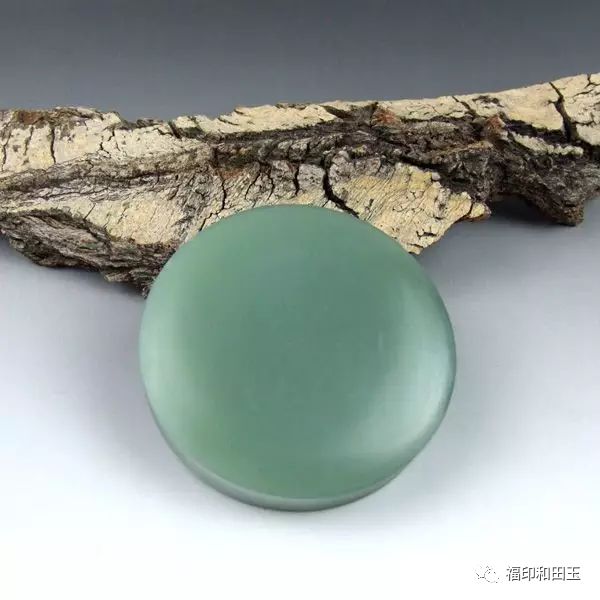 如何快速区分鸭蛋青与沙枣青?_和田玉