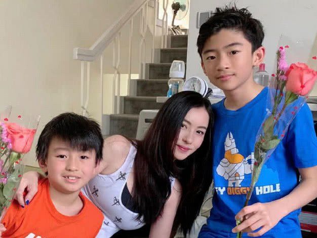 张柏芝约会前男友？神秘男子身份终于被扒出，
