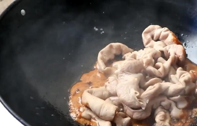 肥肠配什么蘑菇好吃 9160e7b66afe465e8f04154b7e7f3079.jpeg