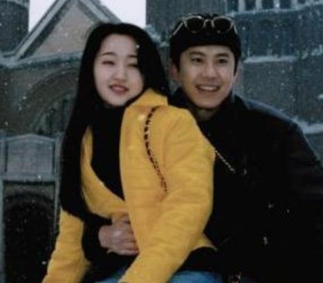 毛宁的娇妻到底长啥样? 当恩爱照流出, 怪不得没