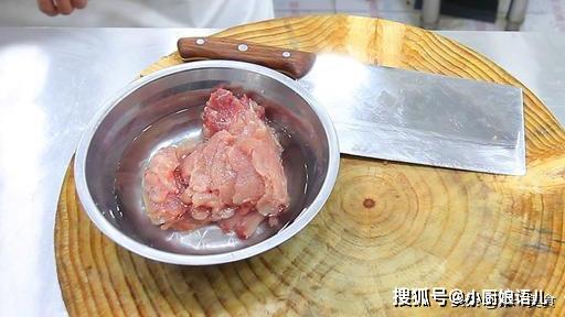 水煮肉片用什么油锁住水分 cec6653131a54ab38cddde9c6af7f5df.jpeg