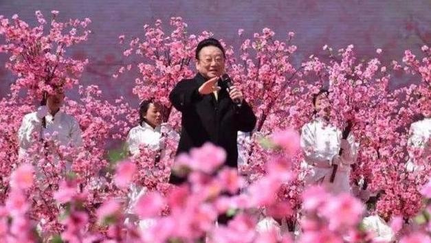 著名歌唱家因访谈节目上诋毁农民，热搜一度对