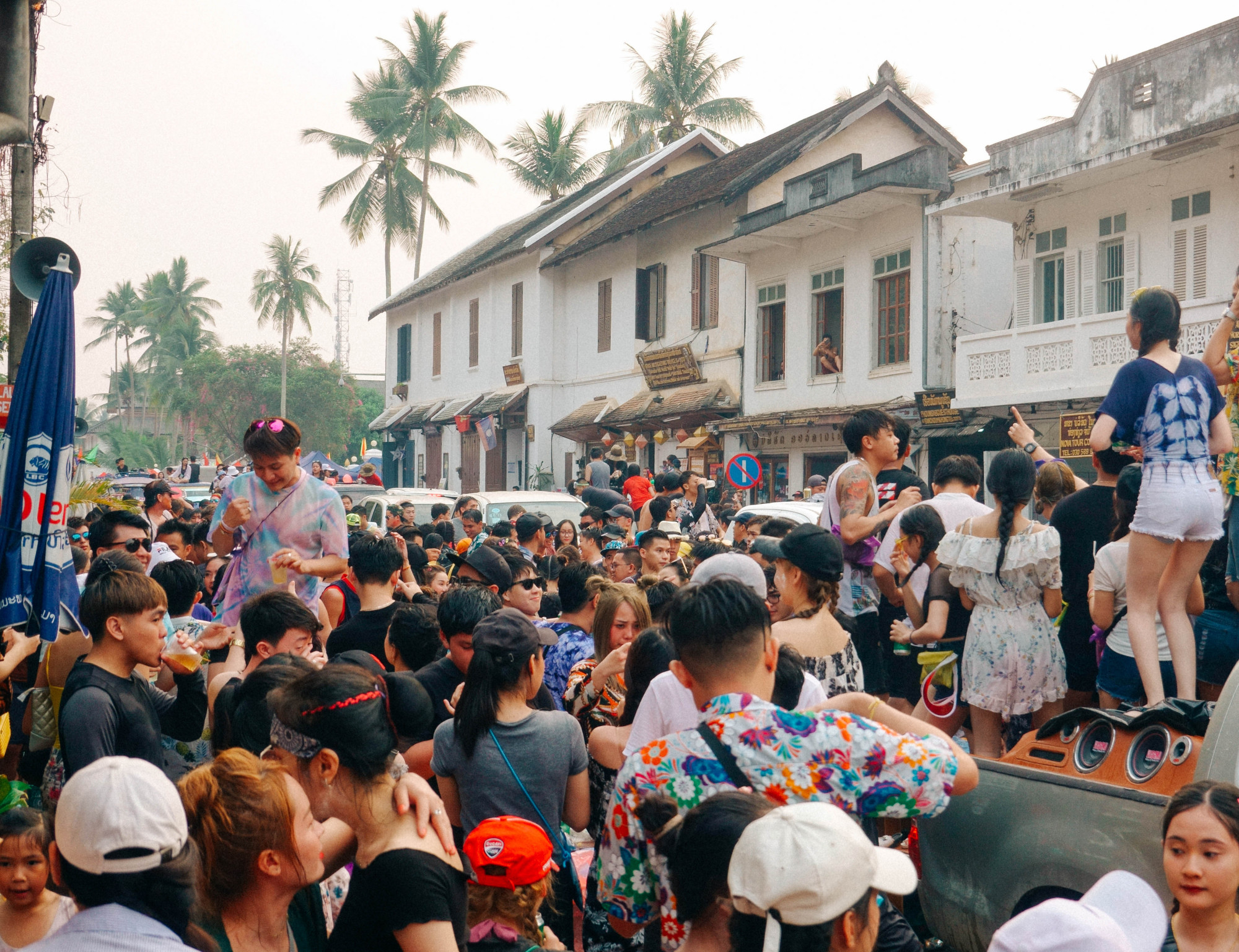 东南亚最爱过节的国家，当地人每天除了工作之外就是过节