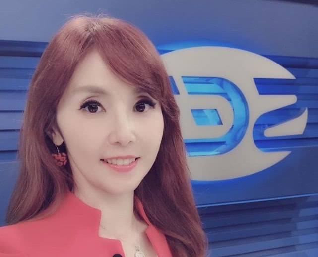 51岁女神主播弃16年婚姻与小鲜肉开房？坦言早已