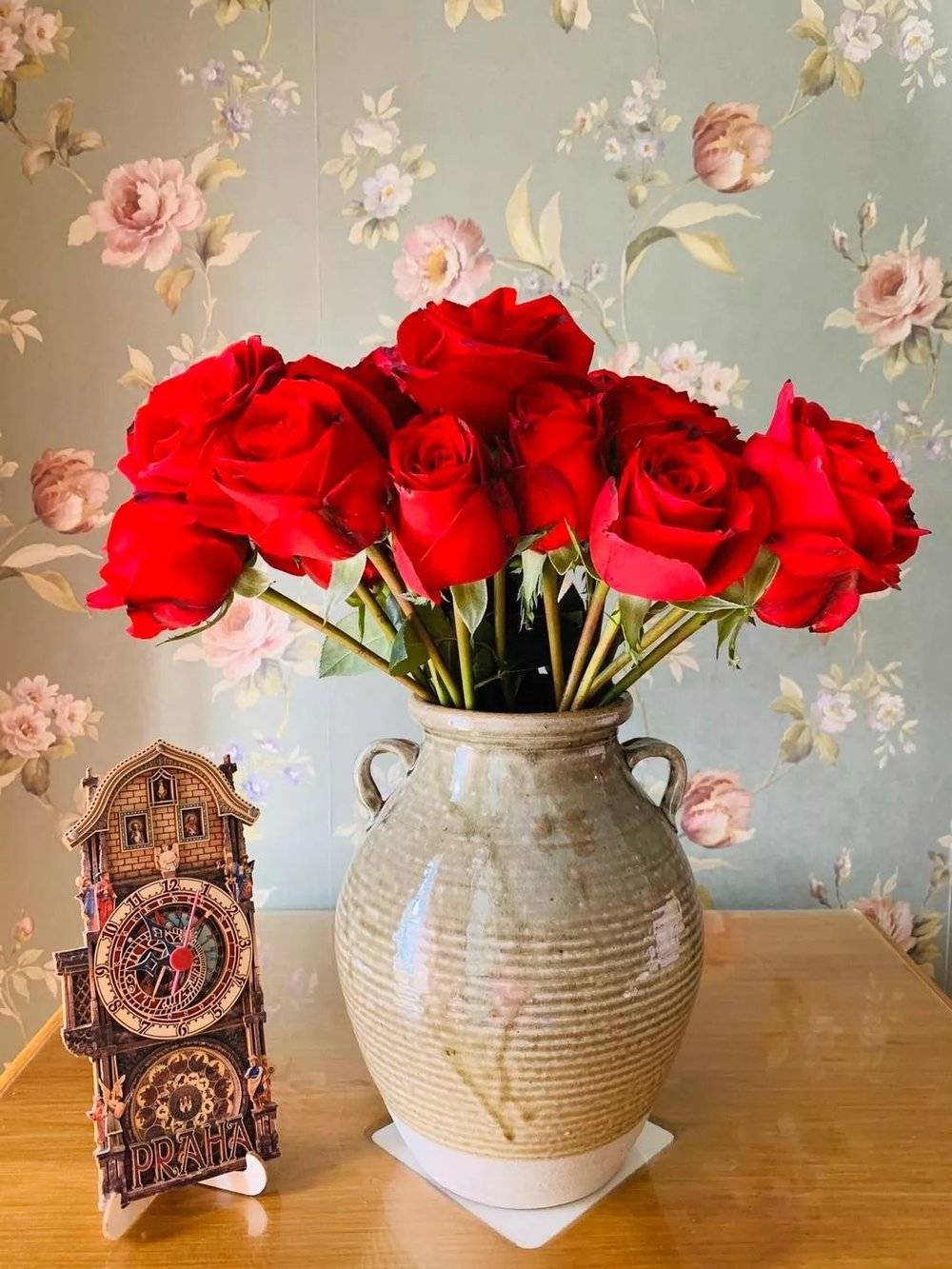 一间新手花店一周:对城里人是浪漫,对花农是活着