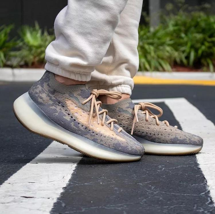 上脚近赏yeezyboost380mist释出最新上脚图辑