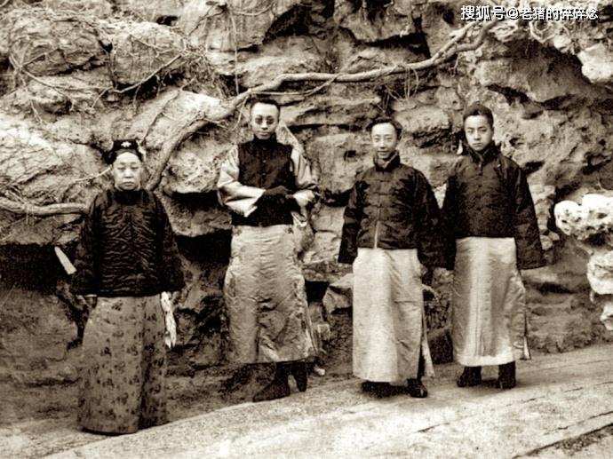 大清朝最后的洋帝师,终身未娶,到死都穿着顶戴花翎_庄士敦