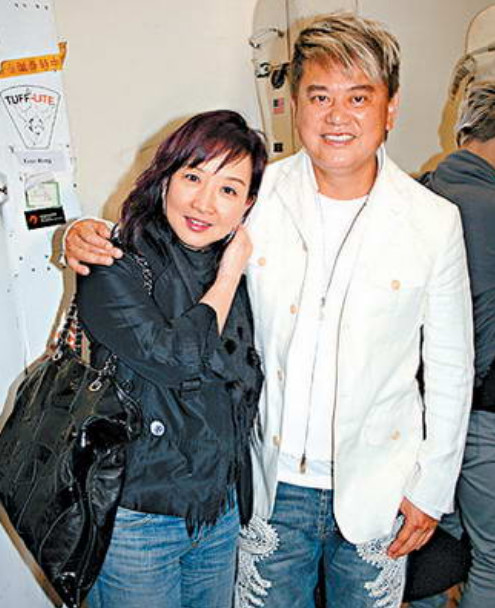 69岁陈百祥近况,破产两次妻子仍不离不弃,结婚40年甜如初恋