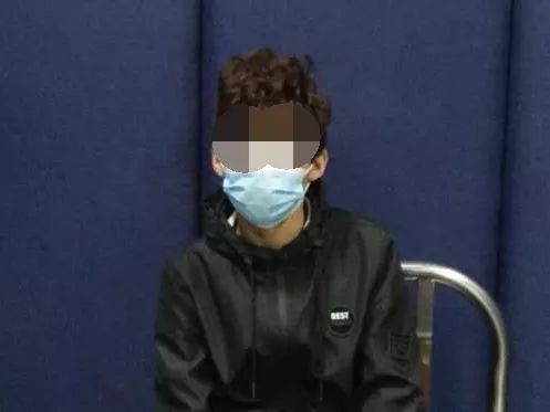 抓人口罩_戴口罩的卡通图片(3)