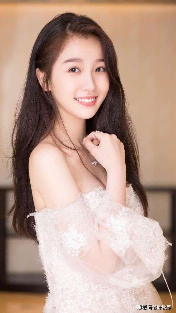 男人都爱的蔡敏敏：蔡徐坤节目选秀中，戏外富