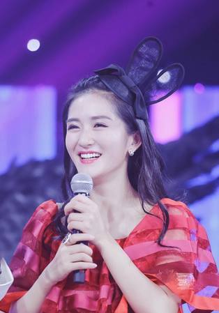 赵丽颖想当谢娜闺女干妈遭拒，理由真奇葩