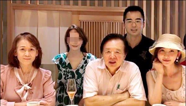 林志玲闪婚AKIRA原来另有原因 台媒爆是想用结婚