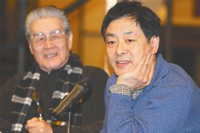 93岁蓝天野精神好,发视频直言:还要再干一两年,再排一