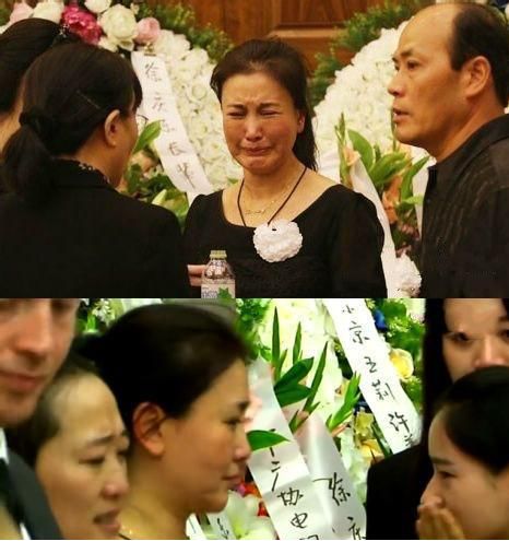 她曾是银幕“最美警花”, 嫁给大23岁著名导演