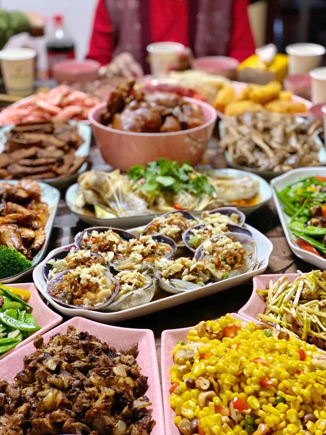 朋友圈年夜饭大赏,今年最特别!