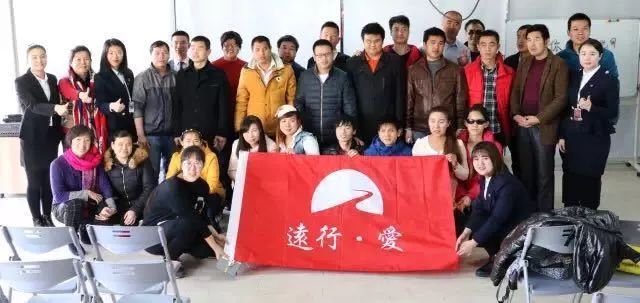 “愿你光芒万丈，始终温暖有光”