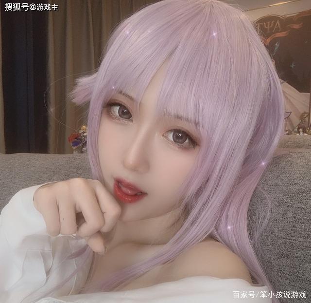 主播腐团儿与观众来了一波回忆杀，18岁照片光速