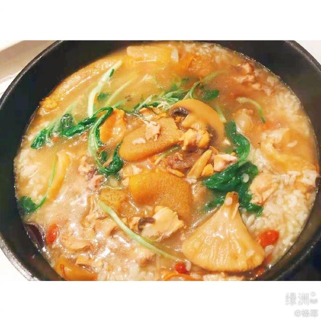 杨幂难得宅家研究厨艺还只吃不胖，但没刘恺威