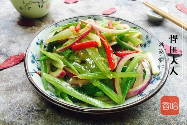 芹菜炒洋葱好吃嘛 86a5b92ab69741ddb59a6a5bce26b21c.jpeg