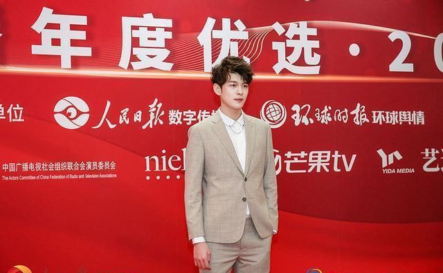 盛英豪2019融屏传播优选活动 新锐星秀气宇不凡