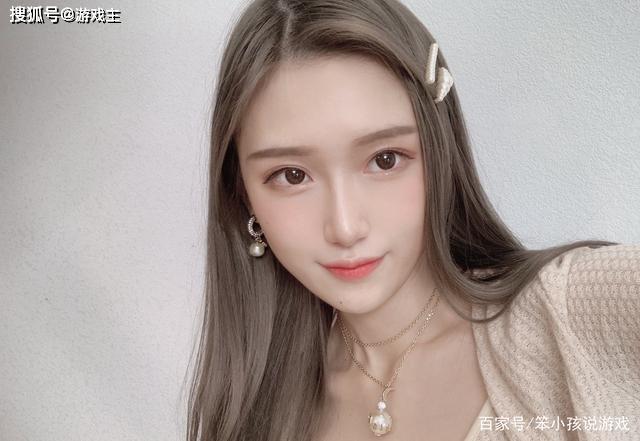 主播腐团儿与观众来了一波回忆杀，18岁照片光速
