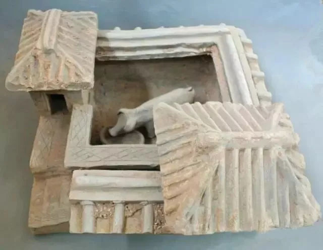 两汉时期|古代厕所啥样？听说皇帝都能淹死？