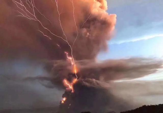 火山爆发电影大片 ea2685870c434db1bfa7f71ea501c9f2.jpeg