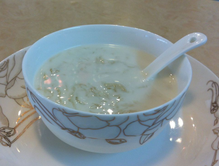 银耳煮粥前要怎么处理 ff6d61fc70414700b3f664fc3212fffb.png