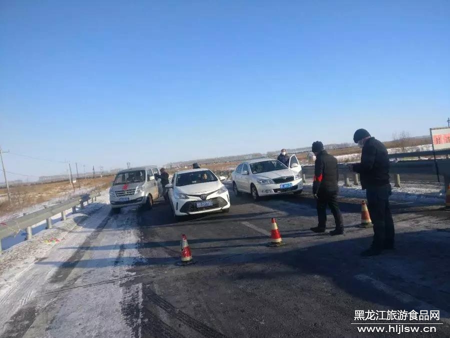 东西横贯二克浅,自讷河市发布封闭管理要求后,二克浅村委会就与镇政府