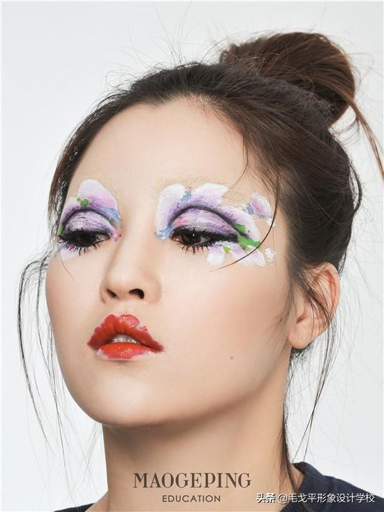 时尚创意妆,多点新意,多点美