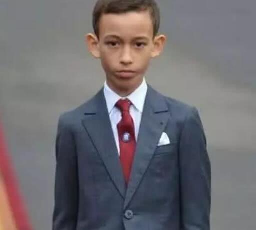 全世界最有钱的排名_世界第一款超级排名em电(2)