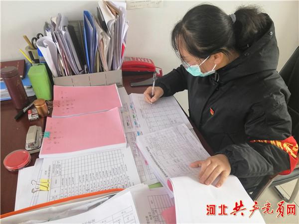 把老公逼成了厨子为了更好服务居民,臧颖建立了多