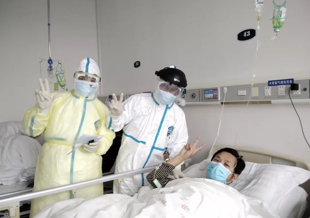 战疫情·隔离病房里的三种颜色_白色