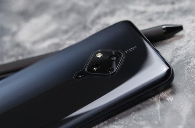 从摆Pose和表情模仿做起，vivo S5助你打造明星同款照片