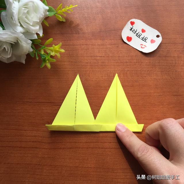 这个折纸皇冠我猜你家宝贝一定会喜欢