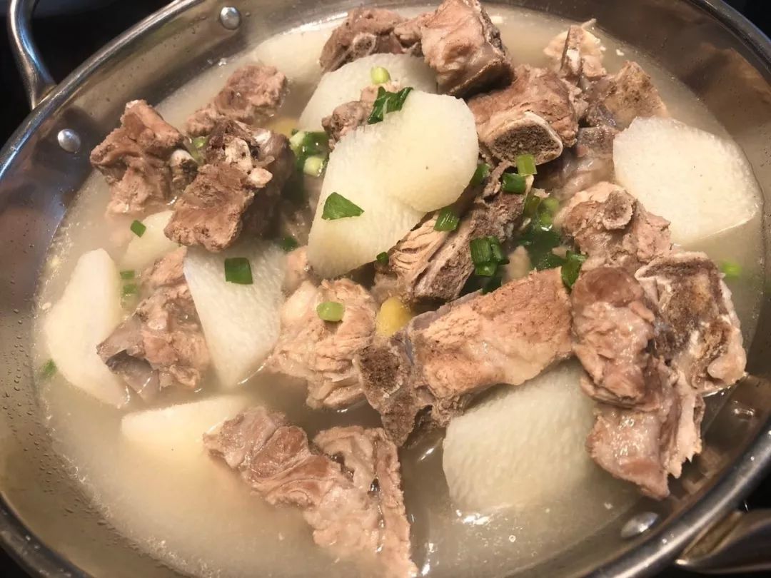 糯米蒸排骨怎么烧 7d40c1d6c10240bfa7cc5d5f5a630477.jpeg