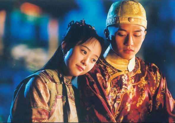 真相|清朝12个皇帝，为何只有一个皇帝是长子？康熙11岁结婚说出真相