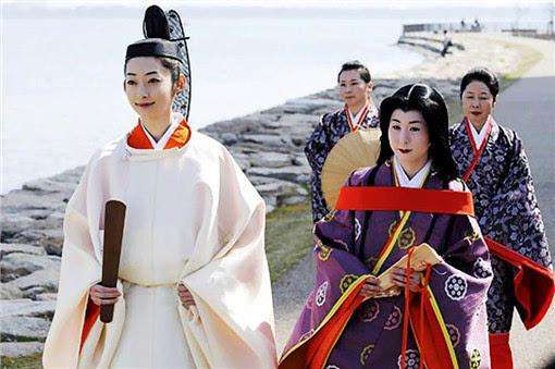 骄傲|17年去世，喜欢穿中山装，他是日本首相，自称是秦朝徐福的后人