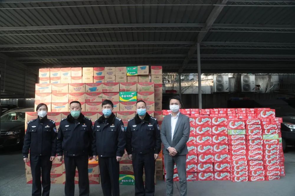 援助湖北的四川医务人员,火锅免费吃一年!致敬逆行者