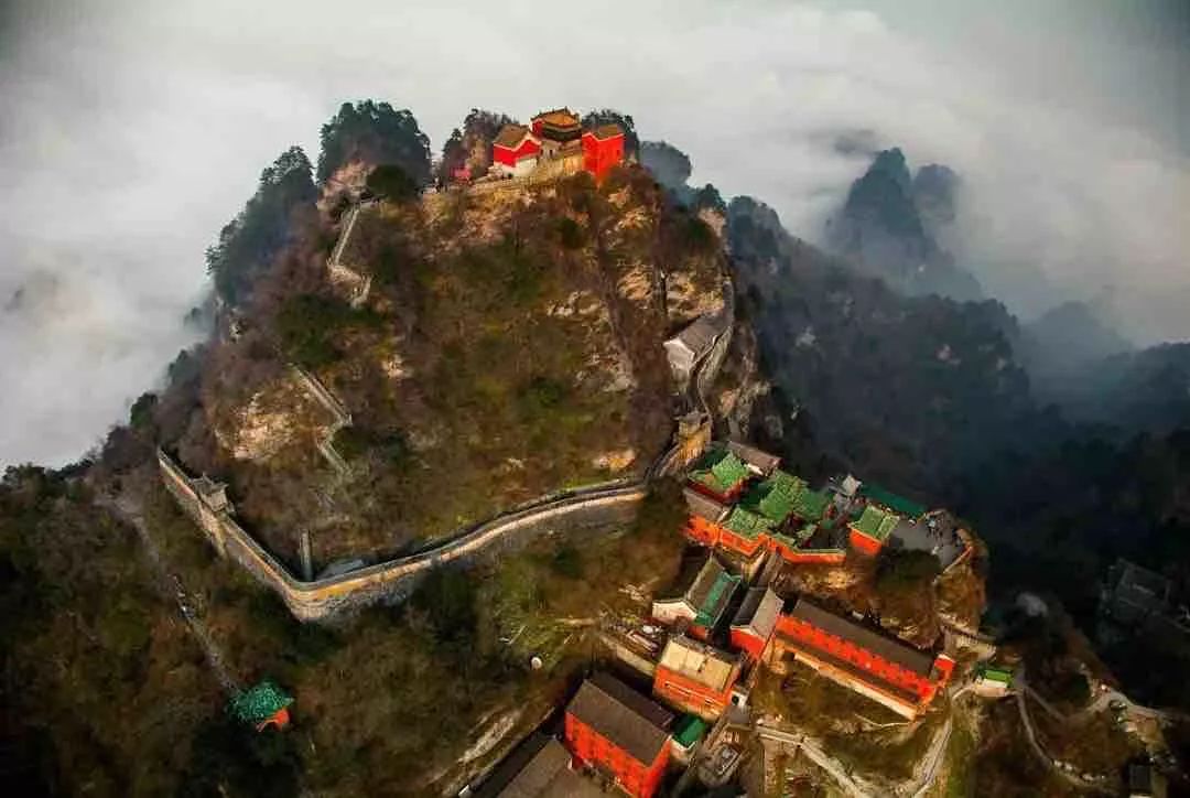 大岳武当山,金银意无穷